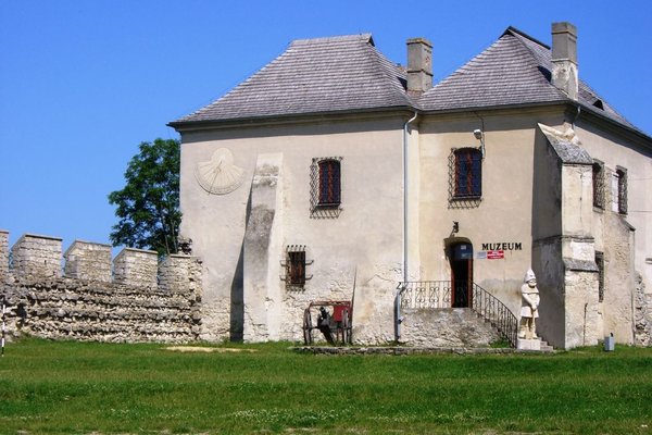 Zamek w Szydłowie - Muzeum Regionalne w Szydłowie w miejscu dawnego skarbczyka. Fot. Edyta Ruszkowska