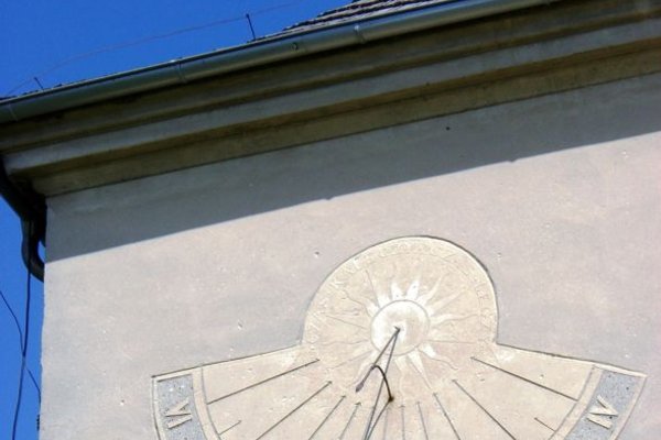 Zamek w Szydłowie - Zegar słoneczny na budynku Muzeum Regionalnego. Fot. Edyta Ruszkowska