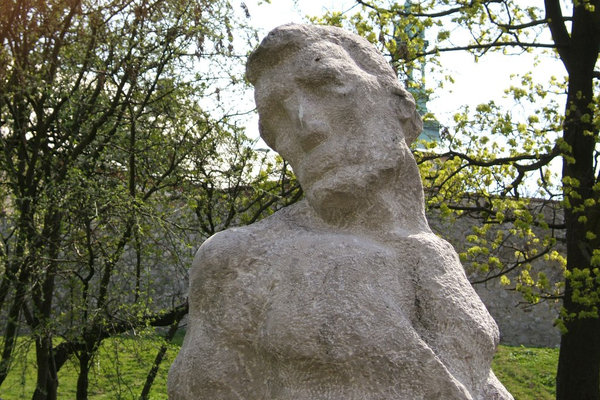 Rzeźba „Człowiek ze złamanym nosem - Fot. A. Markiton