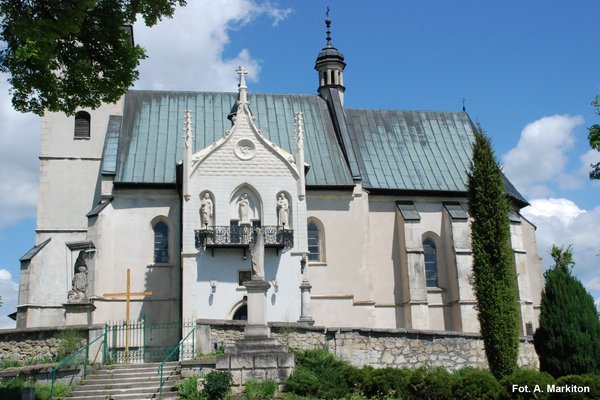 Kościół parafialny w Sancygniowie                          - Elewacja południowa. 