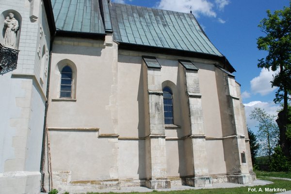 Kościół parafialny w Sancygniowie                          - Wielobocznie zamknięte prezbiterium.
