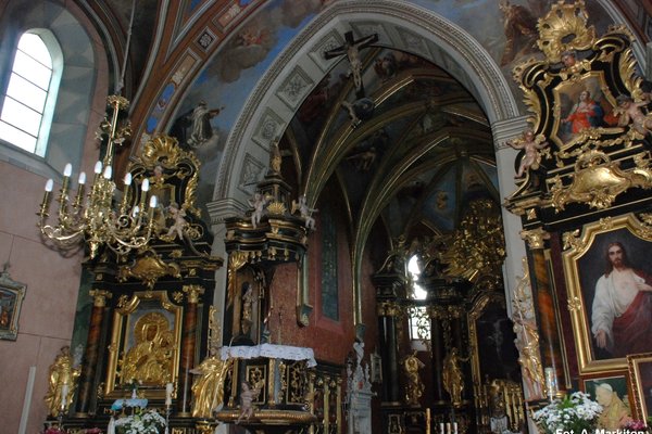 Kościół parafialny w Sancygniowie                          - Łuk tęczowy pomiędzy nawą a prezbiterium.