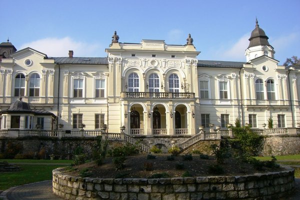 Pałac w Górkach Klimontowskich - Barokowo-rokokowy pałac. Fot. Edyta Ruszkowska