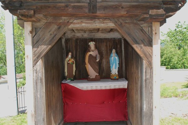 Kapliczka w Bielinach - Wnętrze kapliczki. 