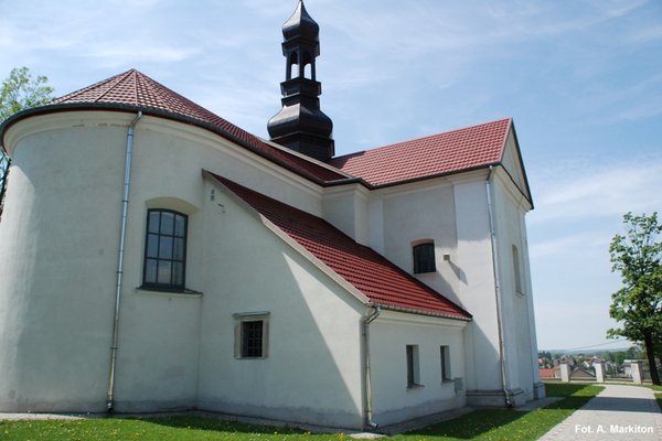 Kościół w Bielinach - Zakrystia z nadbudowanym w wieku XIX stryszkiem.