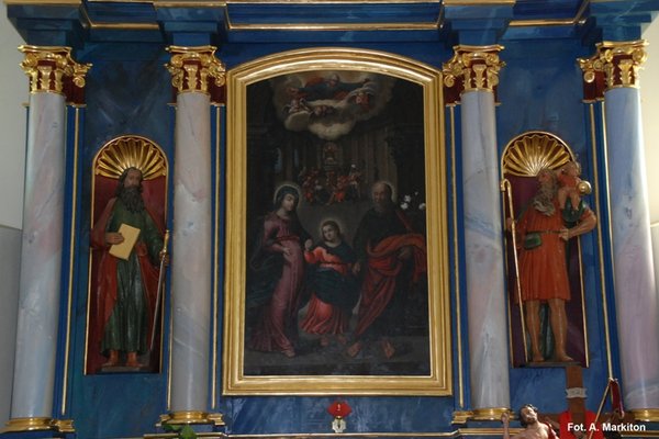 Kościół w Bielinach - XVII w. obraz ołtarza głównego przedstawiający św. Rodzinę.