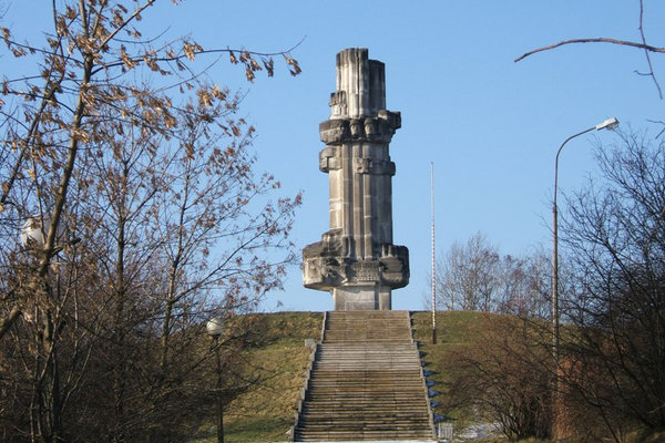 Kielce - Al. Legionów - Kadzielnia - Pomnik bojowników o wyzwolenie narodowe i społeczne, poświęcony pamięci mieszkańców Kielecczyzny walczących w okresie zaborów i II Wojny Światowej