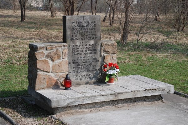 Pomnik ofiar publicznej egzekucji z dnia 25 maja 1944 r. - Fot. A. Markiton