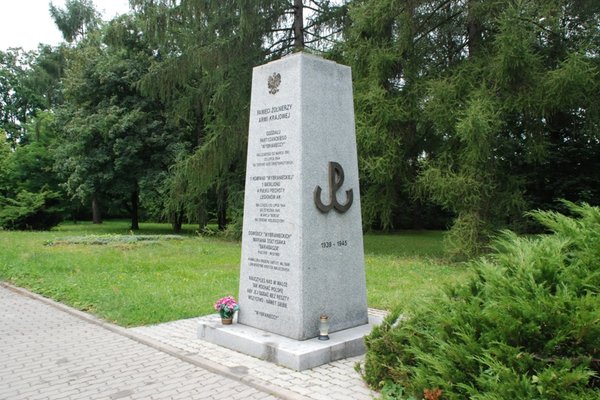 Pomnik Oddziału Armii Krajowej „Wybranieccy” - Fot. A. Markiton