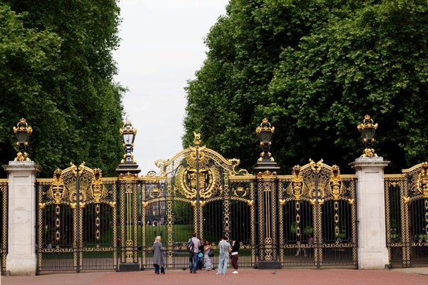 Londyn - pałac Buckingham oraz park przypałacowy - Fot. Małgorzata Kaczmarek