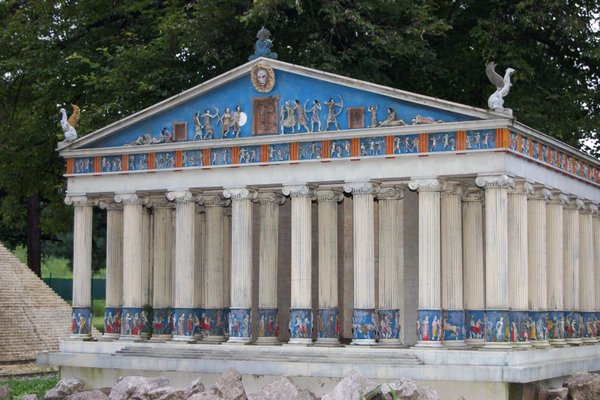Park miniatur w Ostrawie - Świątynia Artemidy w Efezie 
Fot. Barbara Jankowska-Piróg