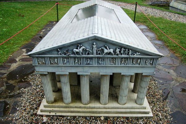 Park miniatur w Ostrawie - Świątynia Zeusa w antycznej Olimpii
Fot. Barbara Jankowska-Piróg
