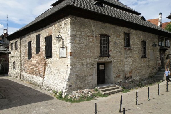 Dawna synagoga - Budynek wzniesiony w połowie XVIII wieku. Fot. Edyta Ruszkowska