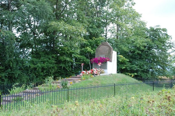 Pomnik ofiar egzekucji w 1943 - Fot. A. Markiton