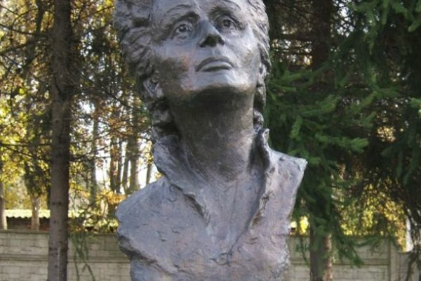 Popiersie Edith Piaf - Fot. Agnieszka Markiton