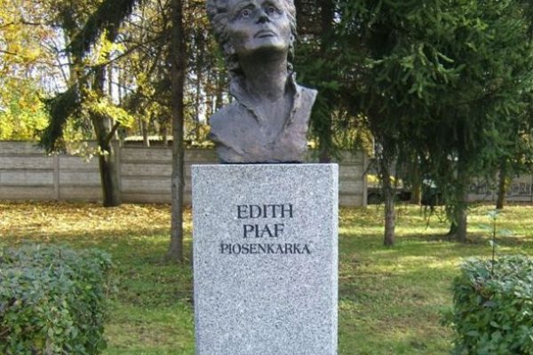 Popiersie Edith Piaf - Fot. Agnieszka Markiton