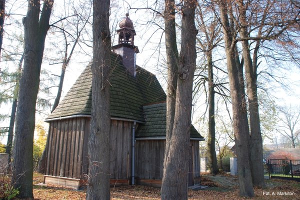 Kaplica NMP Matki Kościoła - Dach pobity gontem