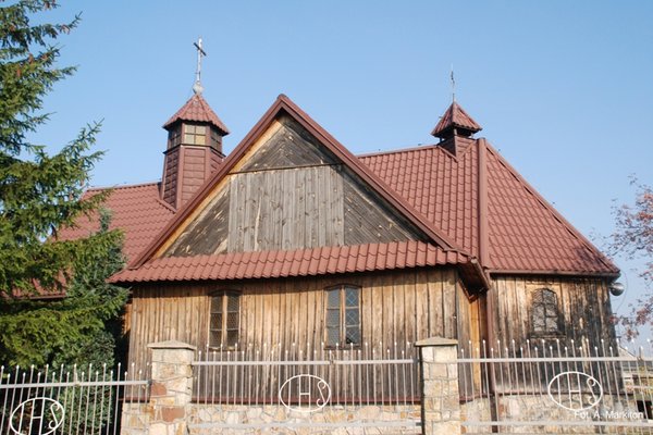 Kościół pw. Matki Boskiej Częstochowskiej - Aneks powiększający nawę
