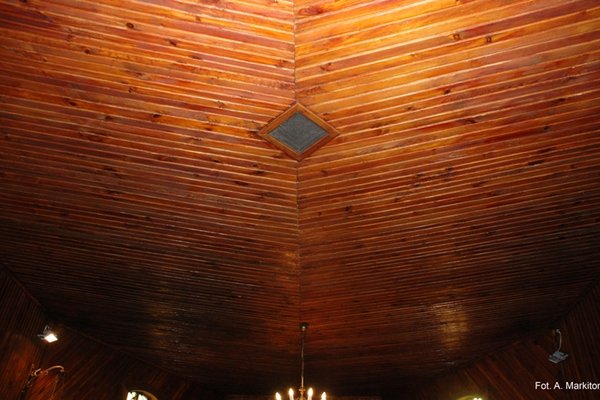 Kościół pw. Matki Boskiej Częstochowskiej - Płaski strop