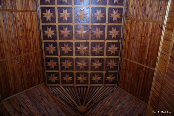 Kaplica pw. Matki Boskiej Częstochowskiej - Ozdoby strop nad nawą