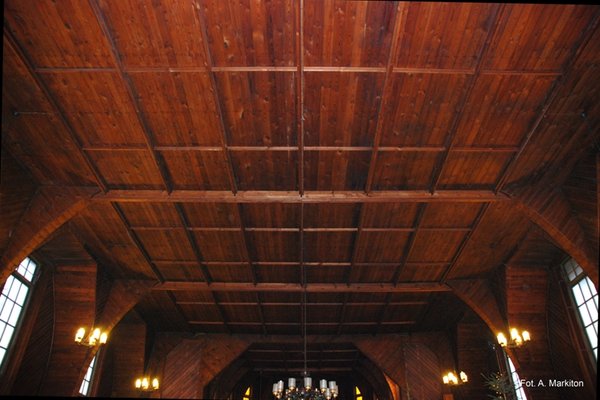 Kościół parafialny pw. Niepokalanego Serca NMP - Płaski strop nad nawą główną