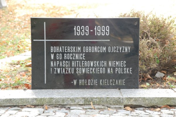 Pomnik żołnierzy Wojska Polskiego poległych w obronie Kielc we wrześniu 1939 r. - Fot. Agnieszka Markiton