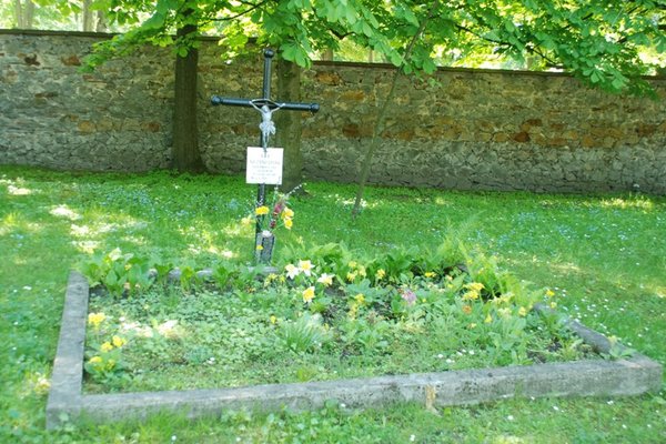 Kielce - ul. ks. Piotra Ściegiennego - Cmentarz Partyzancki - Mogiła zamordowanych na Stadionie Leśnym 12 czerwca 1940 r.