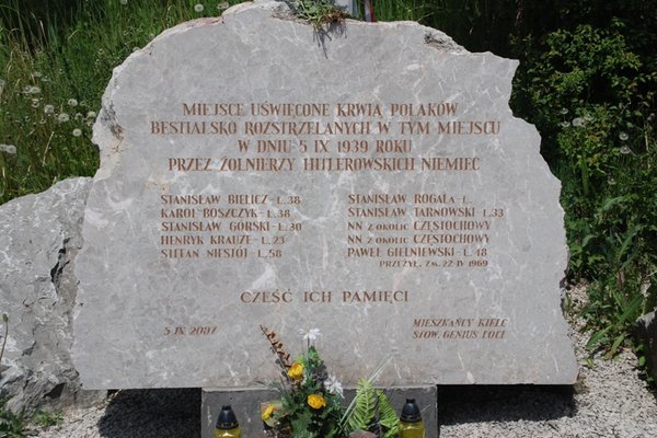 Pomnik upamiętniający egzekucję 5 września 1939 r. - Fot. Agnieszka Markiton
