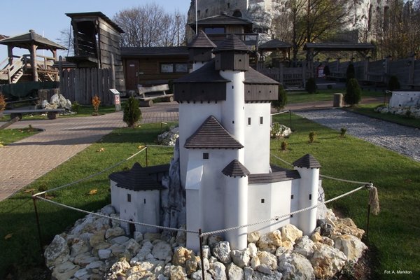 Park Miniatur w Ogrodzieńcu - Zamek z Mirowa