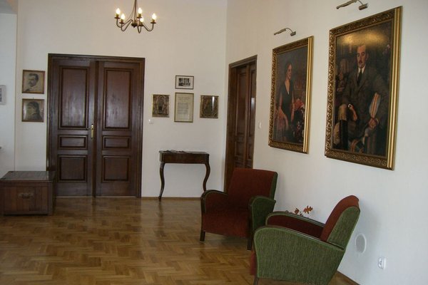 Dom i Biblioteka Sichowska  - Wejście do biblioteki. Fot. Edyta Ruszkowska