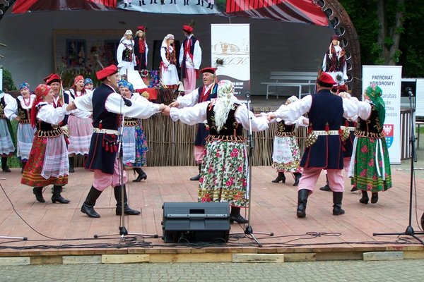 XXXVII Buskie Spotkania z Folklorem - Zespół Pieśni i Tańca WiśliczanieFot. Krzysztof Herod