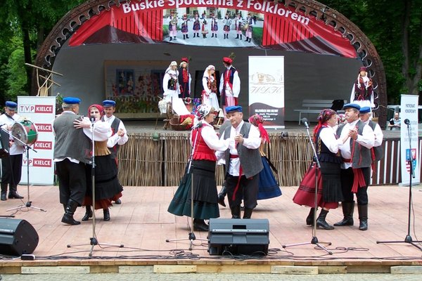 XXXVII Buskie Spotkania z Folklorem - Zespół Pieśni i Tańca WincentowianieFot. Krzysztof Herod