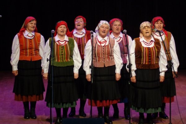 XXXVII Buskie Spotkania z Folklorem - koncert laureatów - Zespół Śpiewaczy Bolminianki - III miejsce w kategorii zespołów śpiewaczychFot. DDK