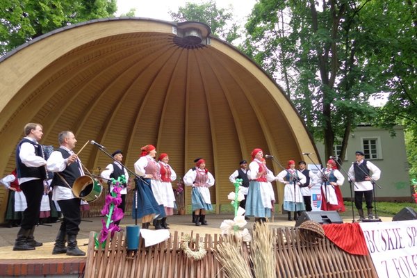 XXXVII Buskie Spotkania z Folklorem - koncert laureatów - Zespół Pieśni i Tańca SorbinFot. DDK