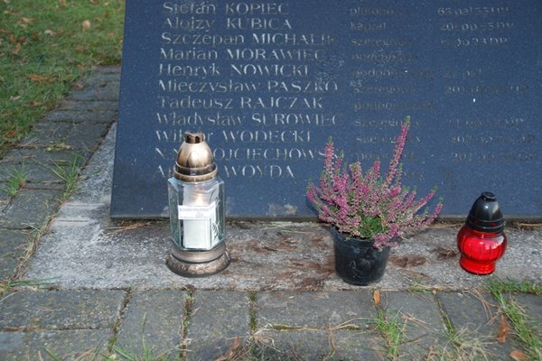 Młodzi pamiętają - Strzelcy z WDK na grobach żołnierzy
Foto Marcin Janaszek