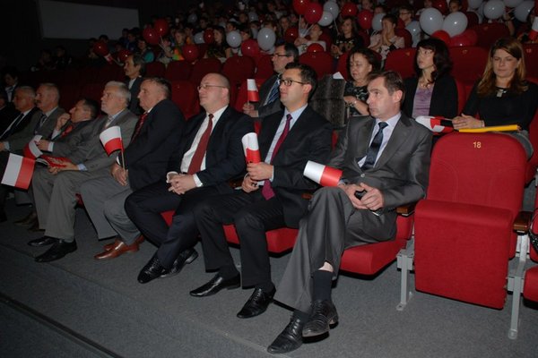 Młodzież pamięta - wspólne śpiewanie pieśni legionowych - Fot. Agnieszka Markiton