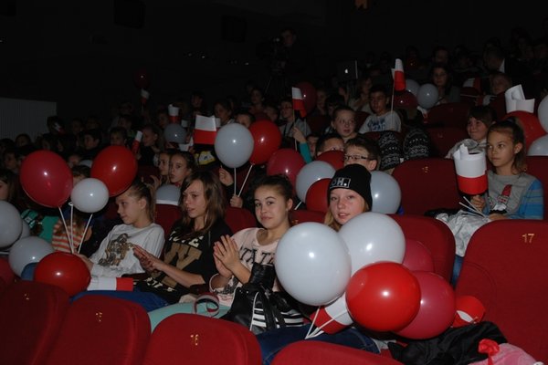 Młodzież pamięta - wspólne śpiewanie pieśni legionowych - Fot. Agnieszka Markiton