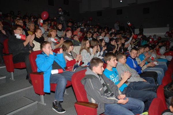 Młodzież pamięta - wspólne śpiewanie pieśni legionowych - Fot. Agnieszka Markiton