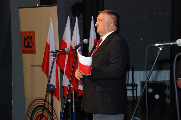 Młodzież pamięta - wspólne śpiewanie pieśni legionowych - Fot. Agnieszka Markiton