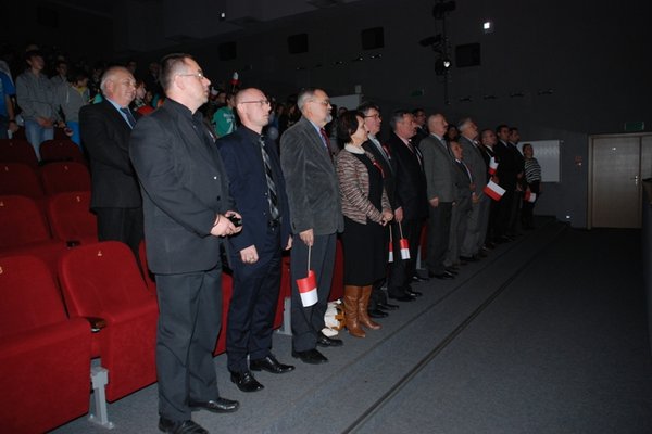 Młodzież pamięta - wspólne śpiewanie pieśni legionowych - Fot. Agnieszka Markiton