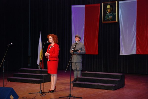 Młodzież pamięta - wspólne śpiewanie pieśni legionowych - Fot. Agnieszka Markiton