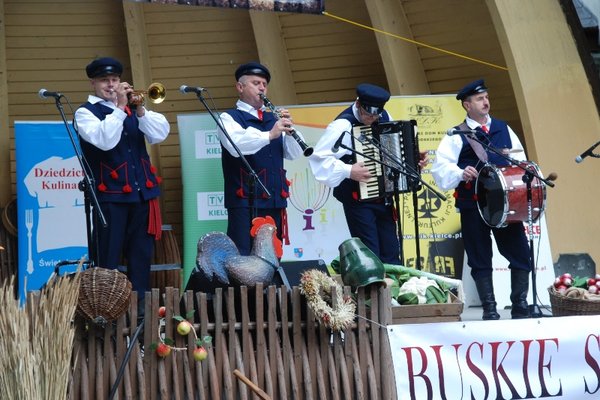 Koncert laureatów XXXVIII Buskich Spotkań z Folklorem - Kapela Bielińska - III miejsce w kat. kapel ludowych-autentycznych
Fot. DDK WDK