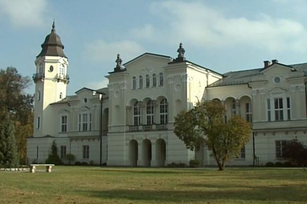 Jeden z najpiękniejszych pałaców ziemi sandomierskiej - Portal Informacji Kulturalnej
