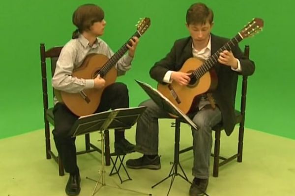 Prezentacja muzyki gitarowej Tomasza Grzybowskiego i Filipa Tuza - utwór 4 - Portal Informacji Kulturalnej