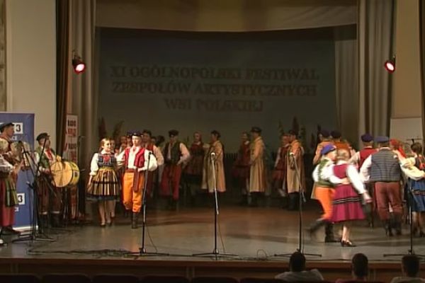 Reprezentacyjny Zespół Pieśni i Tańca Ziemi Opoczyńskiej TRAMBLANKA - Portal Informacji Kulturalnej
