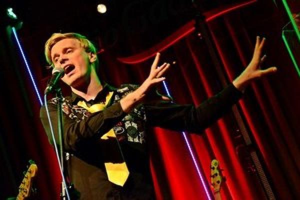 Mężczyzna prawie idealny