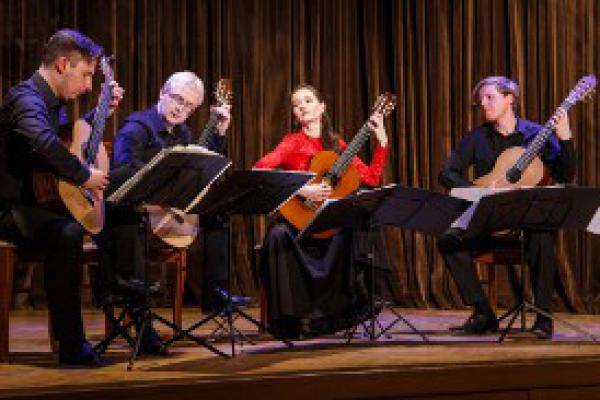 Cracow Guitar Quartet w FŚ