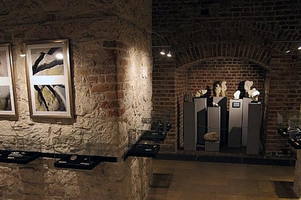 Krzemień pasiasty w biżuterii i obiektach sztuki