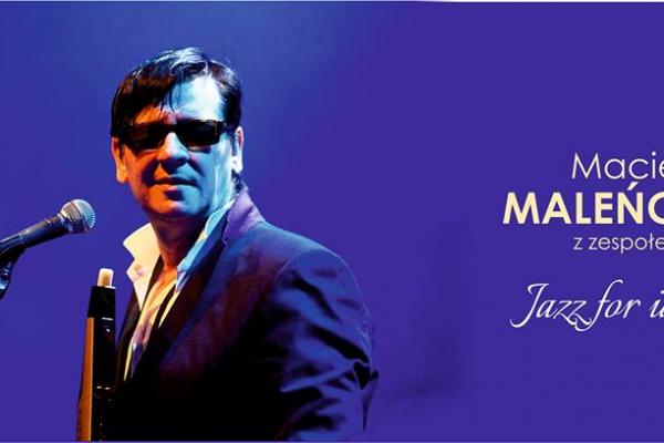 Maciej Maleńczuk z zespołem